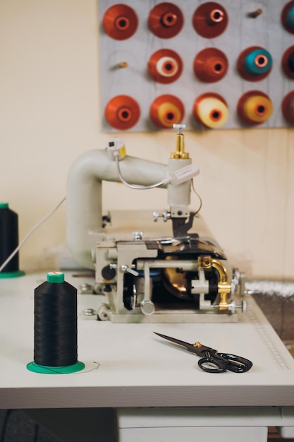 Dielňa so strojmi a níkmi